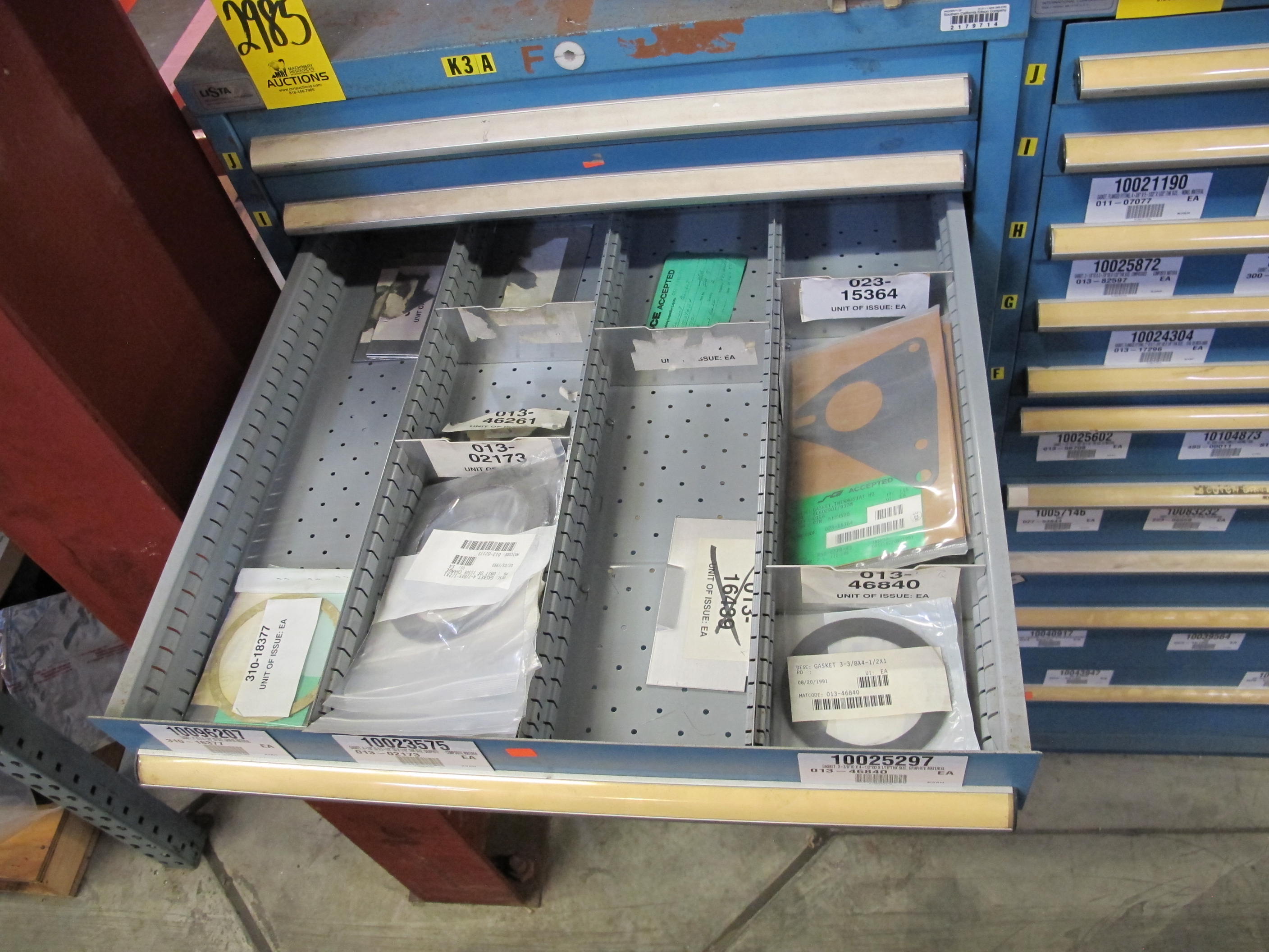 LISTA HEAVY DUTY 10-DRAWER PARTS CABINET W/ CONTENTS (W-50) LOADING & HANDLING FEE $25-